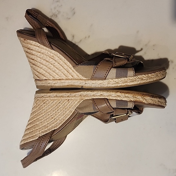 Authentic Burberry wedge sandals size 40 - Picture 6 of 7